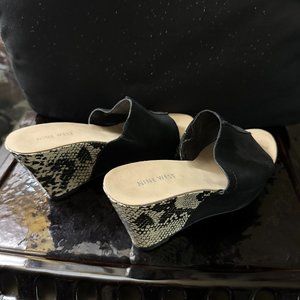 Snake skin Nine West Wedge Heel Size 7.5